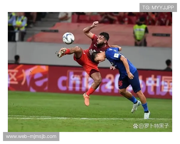 足球世界杯图片大全高清大图欣赏，捕捉赛场上的激烈对抗与精彩瞬间